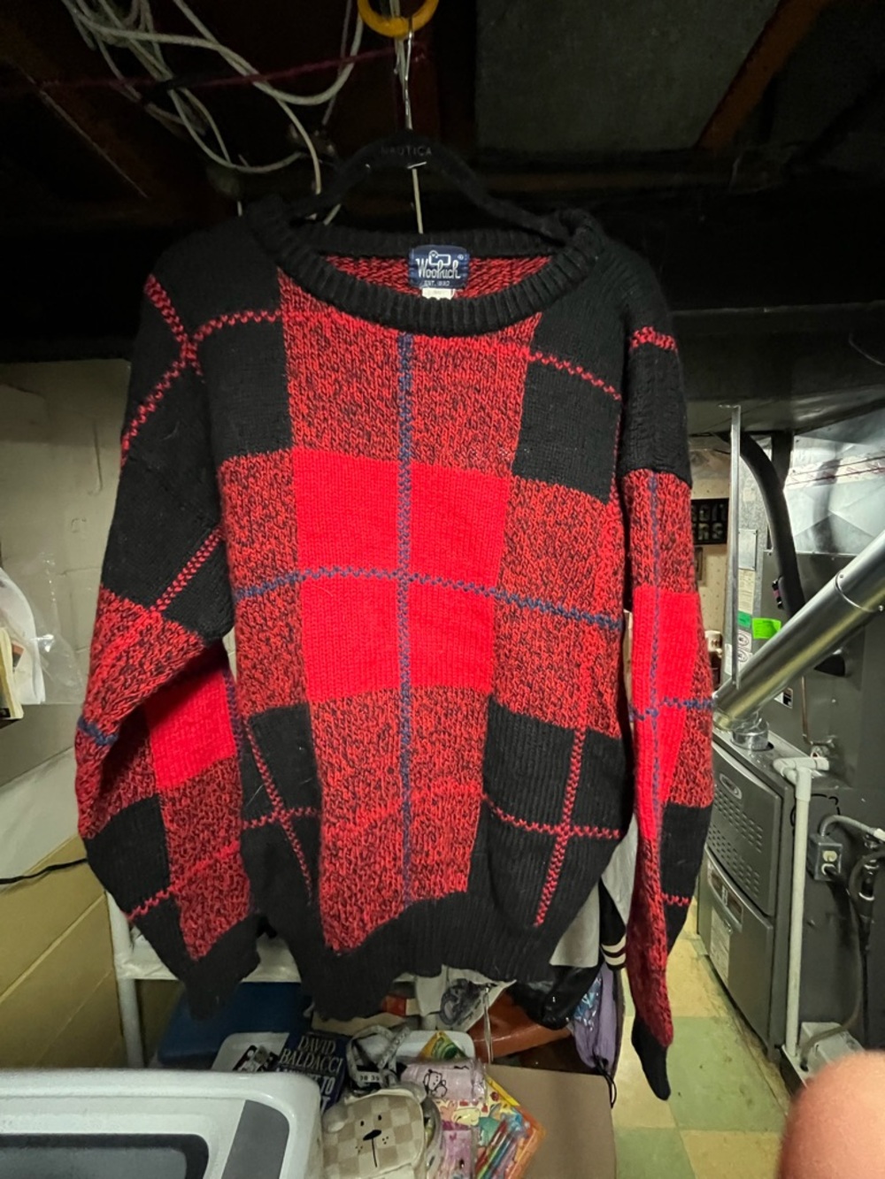 Woolrich Men's Red & Black Plaid Crewneck Sweater Size Large EUC